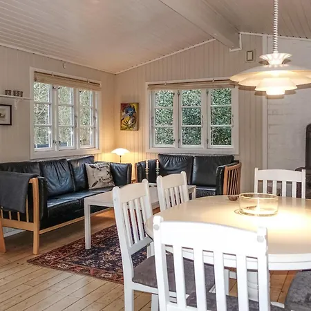 Stunning In Aakirkeby With Wifi 度假居 Vester Somarken