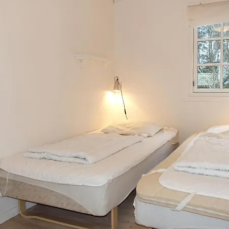 In Aakirkeby With Wifi بيت للعطل *